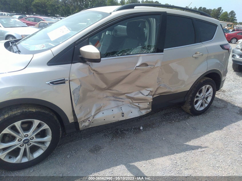 VIN 1FMCU0GD3JUC88984 2018 FORD ESCAPE SE