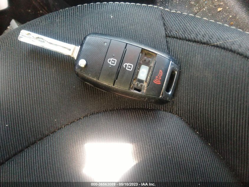 2017 KIA SOUL + - KNDJP3A55H7502646