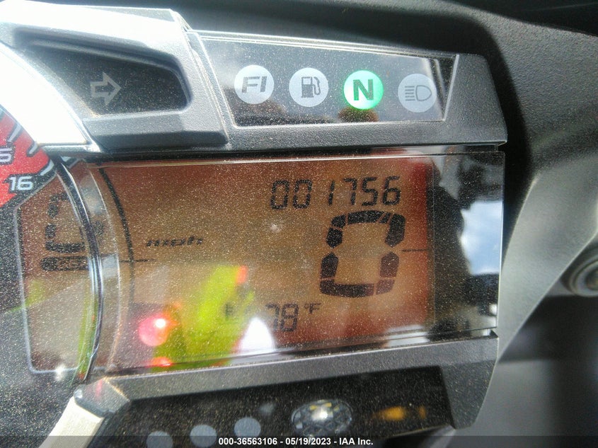VIN JS1GR7MA3J2100433 2018 SUZUKI GSX-R750