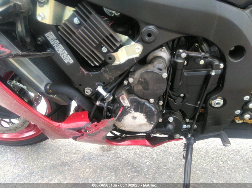 VIN JS1GR7MA3J2100433 2018 SUZUKI GSX-R750