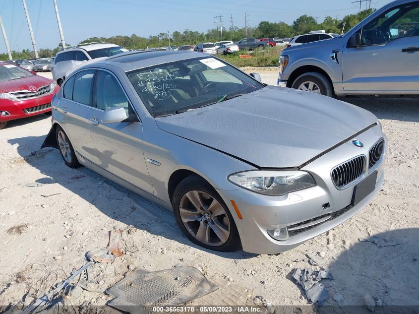 2013 BMW 5 SERIES 528I XDRIVE - WBAXH5C56DD111837