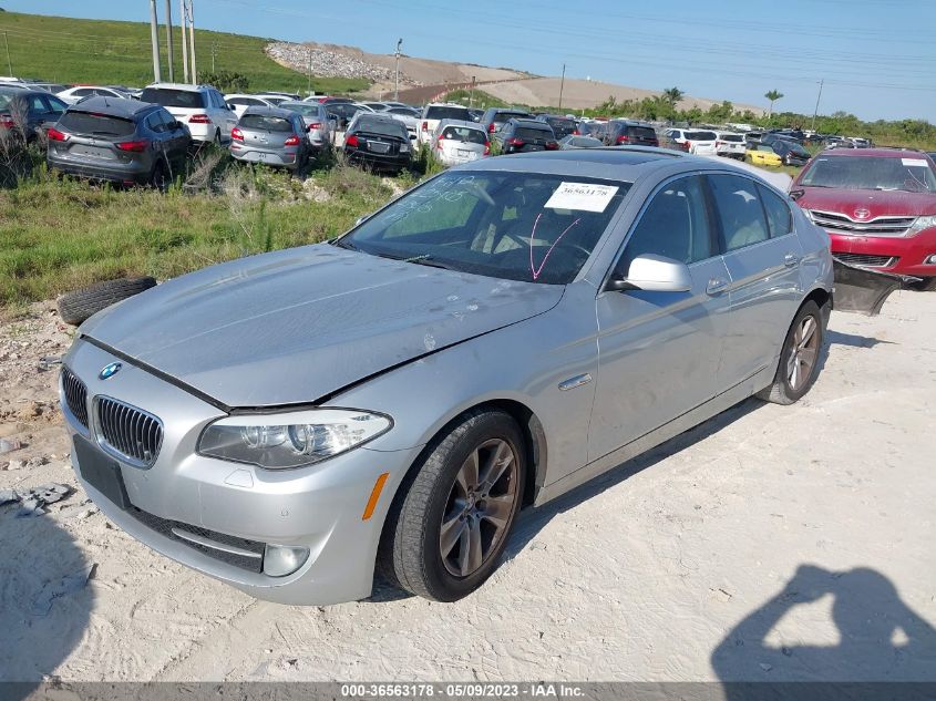 2013 BMW 5 SERIES 528I XDRIVE - WBAXH5C56DD111837