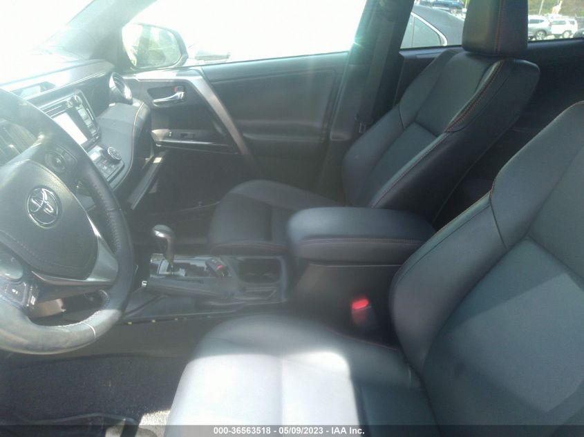 2018 TOYOTA RAV4 SE - JTMJFREVXJJ227140