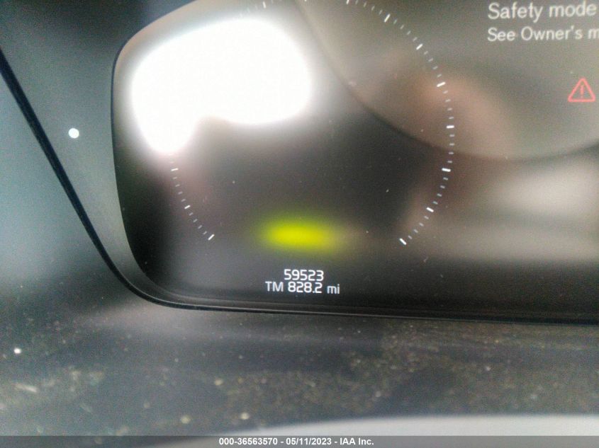 2016 VOLVO XC90 T6 MOMENTUM - YV4A22PK3G1053200