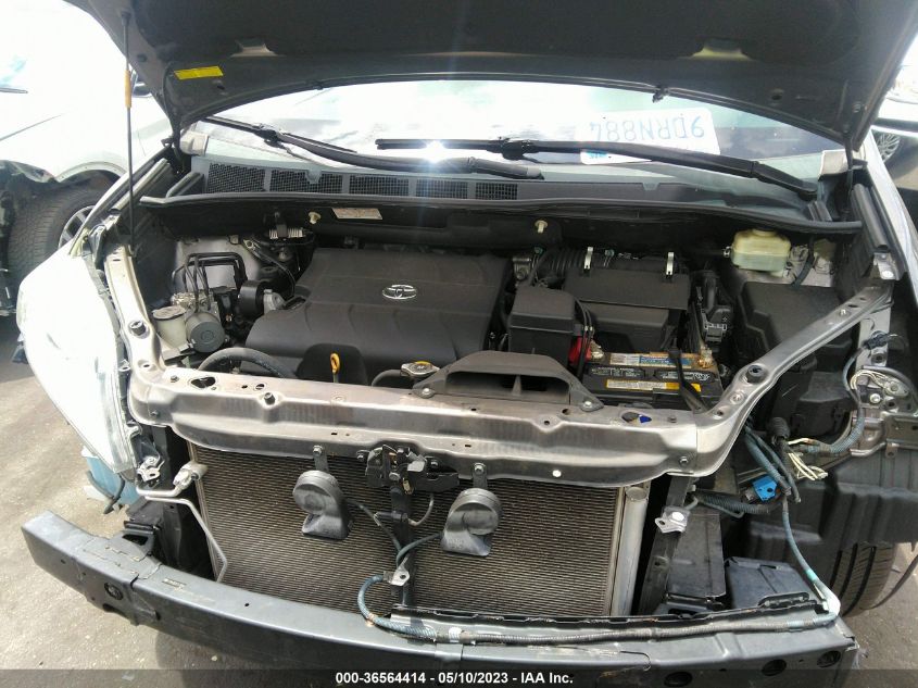 2015 TOYOTA SIENNA XLE - 5TDYK3DCXFS578566