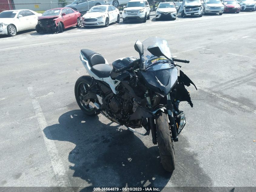 2022 KAWASAKI EX650 N - ML5EXEN1XNDA65340