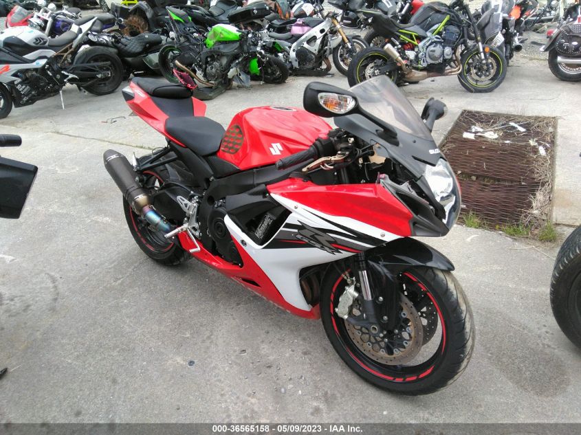 2013 SUZUKI GSX-R600 - JS1GN7FA3D2101854