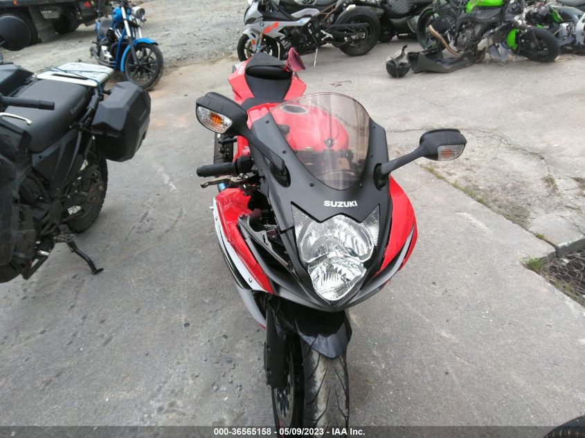 2013 SUZUKI GSX-R600 - JS1GN7FA3D2101854