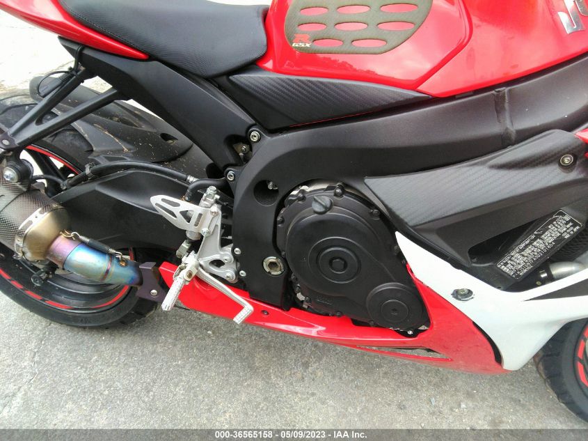2013 SUZUKI GSX-R600 - JS1GN7FA3D2101854
