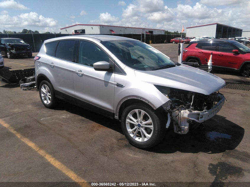 VIN 1FMCU0GD1HUA88955 2017 FORD ESCAPE SE