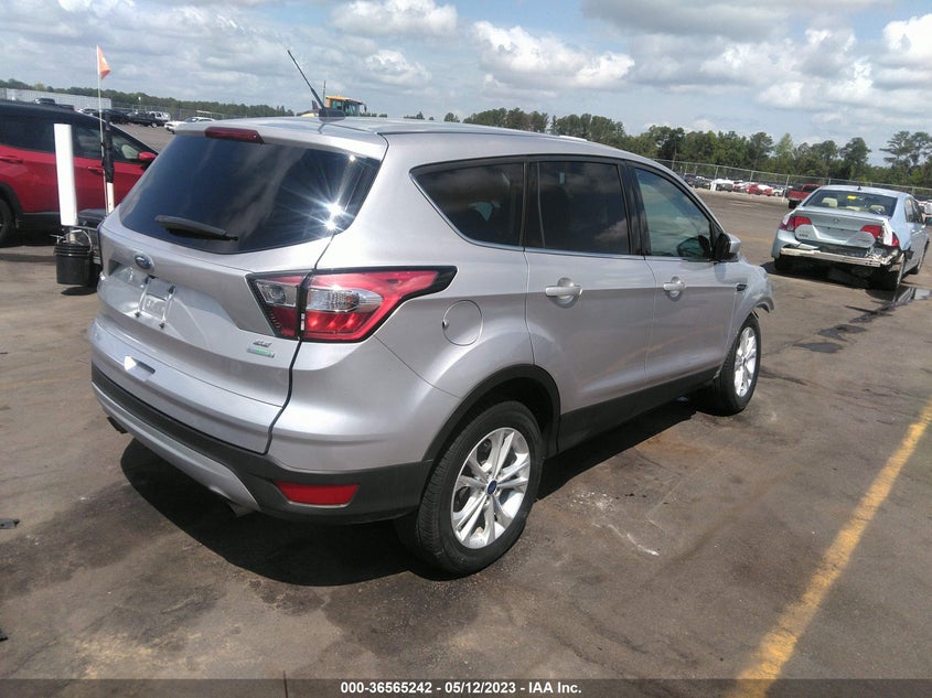 VIN 1FMCU0GD1HUA88955 2017 FORD ESCAPE SE