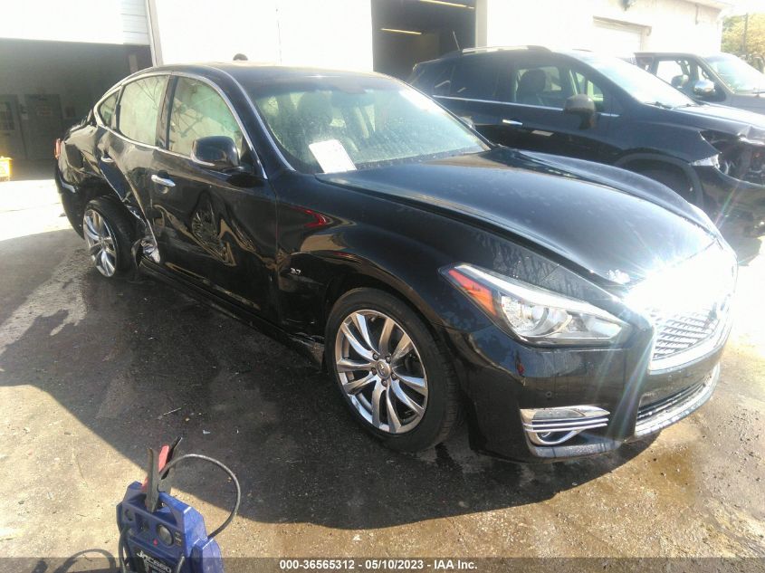 2015 INFINITI Q70 - JN1BY1ARXFM561931