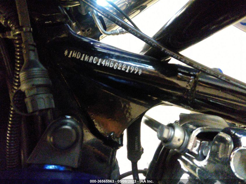 2017 HARLEY-DAVIDSON FLHXS STREET GLIDE SPECIAL - 1HD1KRC14HB622199