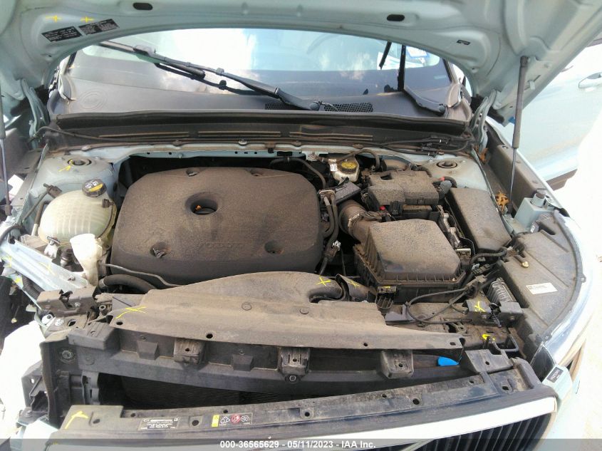 2019 VOLVO XC40 MOMENTUM YV4162UK5K2047619