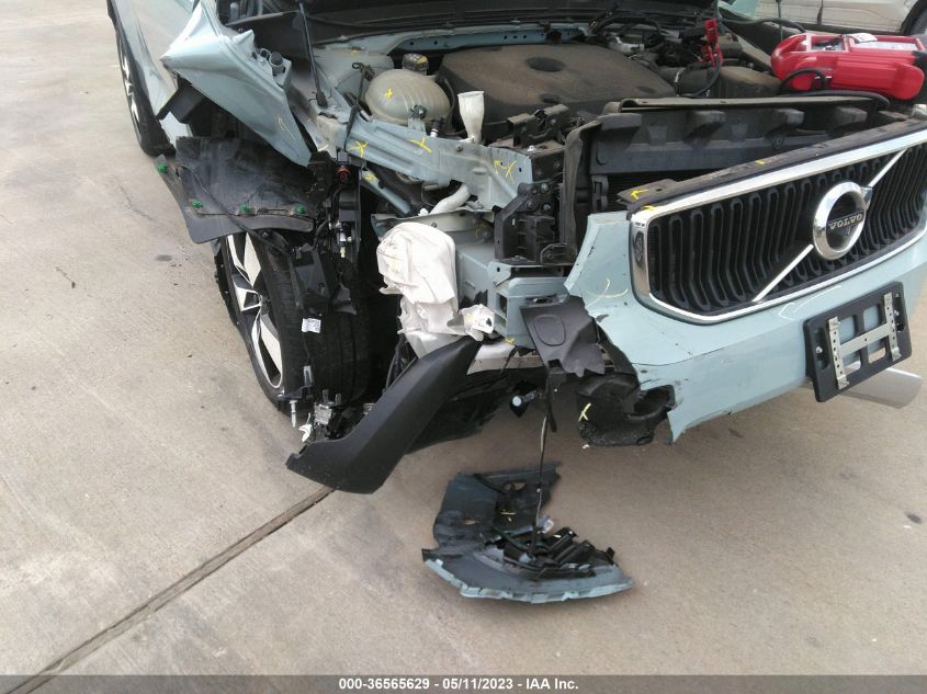 2019 VOLVO XC40 MOMENTUM YV4162UK5K2047619