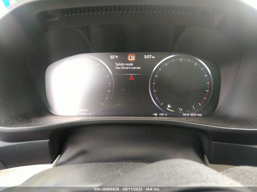 2019 VOLVO XC40 MOMENTUM YV4162UK5K2047619