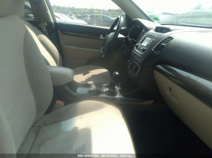 2015 KIA SORENTO LX - 5XYKTCA63FG597295
