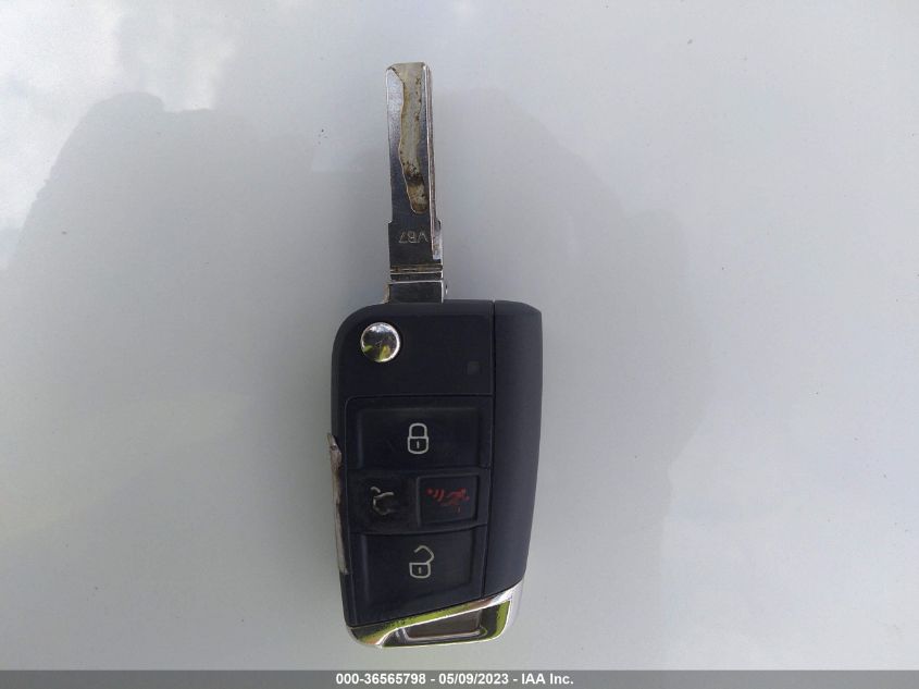 2016 VOLKSWAGEN E-GOLF SE - WVWKP7AU5GW916999