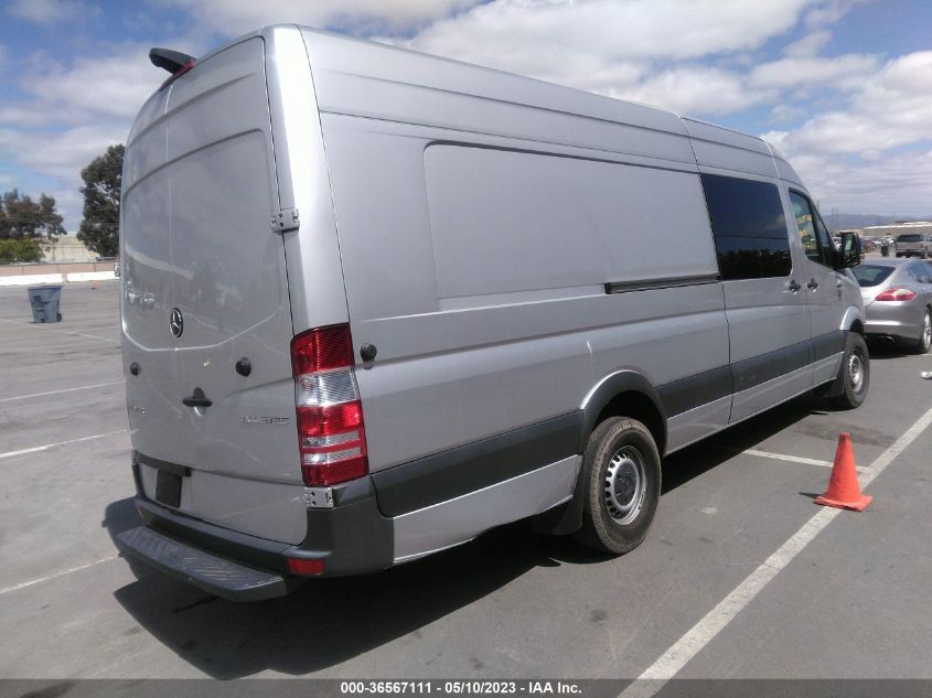 2018 MERCEDES-BENZ SPRINTER CARGO VAN - WD3PE8CD8JP634706
