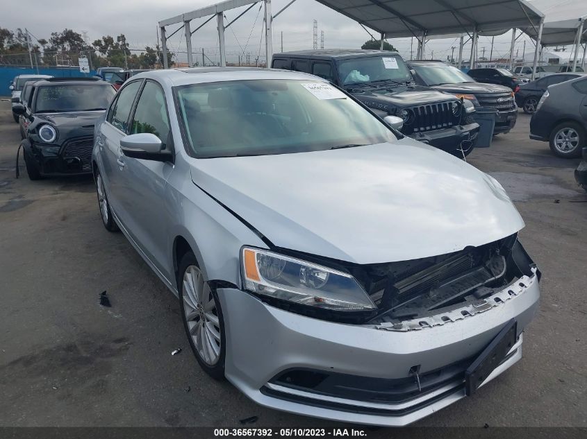 2015 VOLKSWAGEN JETTA SEDAN 1.8T SE - 3VWD17AJ7FM330140