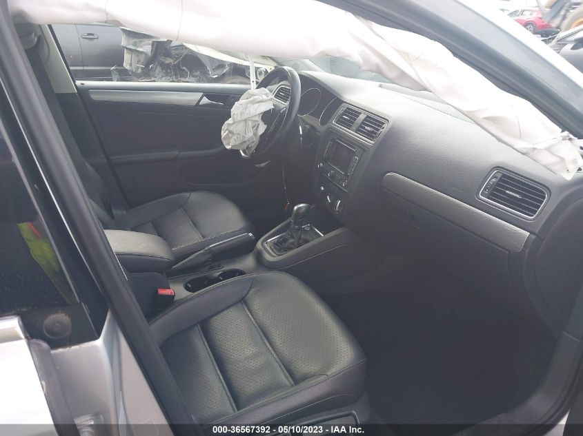 2015 VOLKSWAGEN JETTA SEDAN 1.8T SE - 3VWD17AJ7FM330140