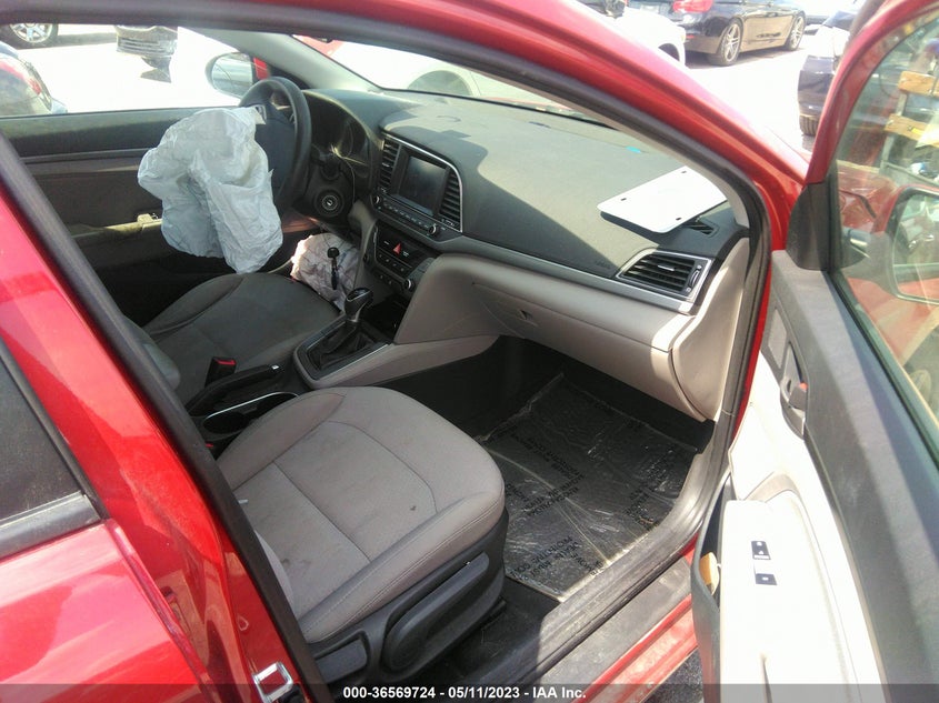 VIN 5NPD84LF4JH298185 2018 HYUNDAI ELANTRA SEL