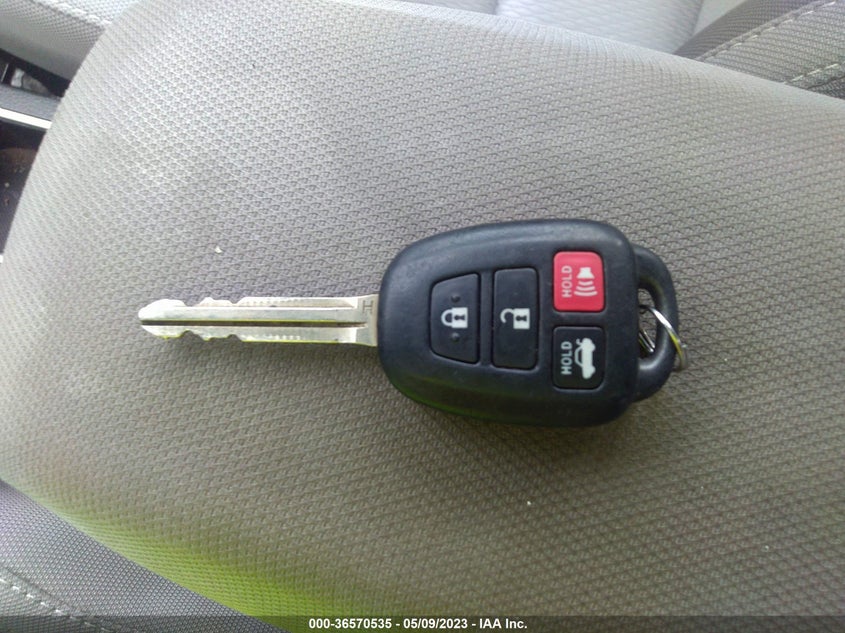 VIN 5YFBURHE1HP683099 2017 TOYOTA COROLLA LE