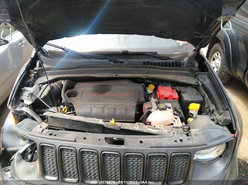 VIN ZACNJBBB6KPJ85856 2019 JEEP RENEGADE ALTITUDE