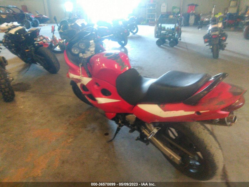 2005 SUZUKI GSX600 F JS1GN79AX52103260