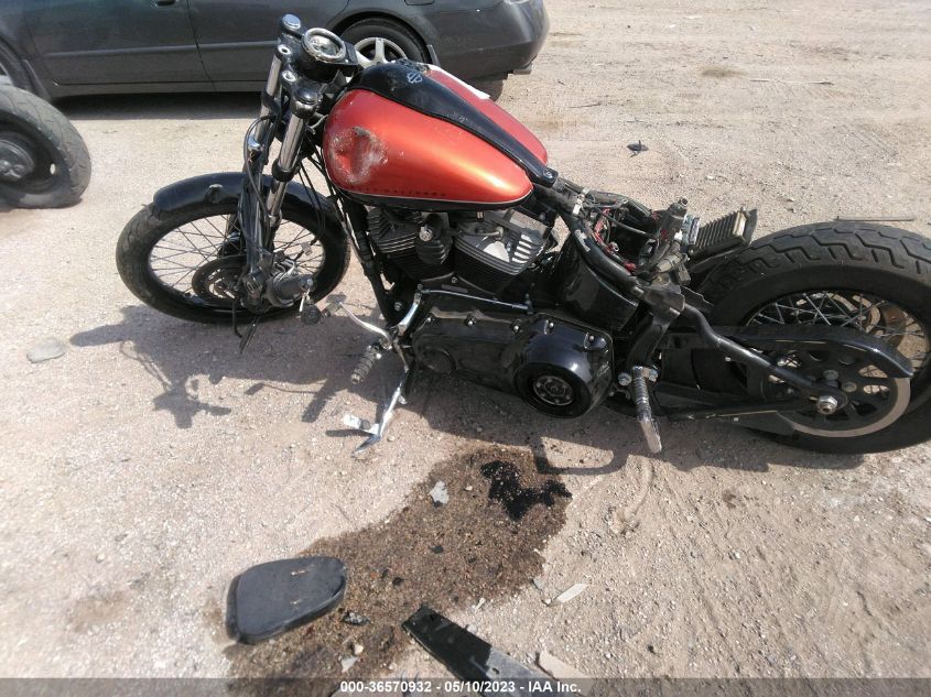 2011 HARLEY-DAVIDSON FXS - 1HD1JP520BB031758