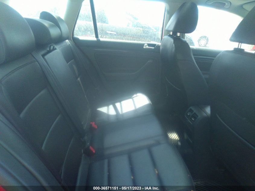 2014 VOLKSWAGEN JETTA SPORTWAGEN SE W/SUNROOF - 3VWPP7AJ5EM627546
