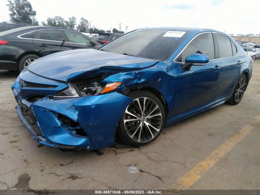 2018 TOYOTA CAMRY SE - 4T1B11HK0JU104480