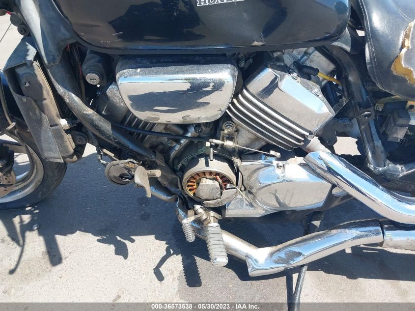 2000 HONDA VF750 C - JH2RC4304YM600064