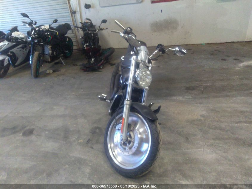 2004 HARLEY-DAVIDSON VRSCB 1HD1HBZ324K800507