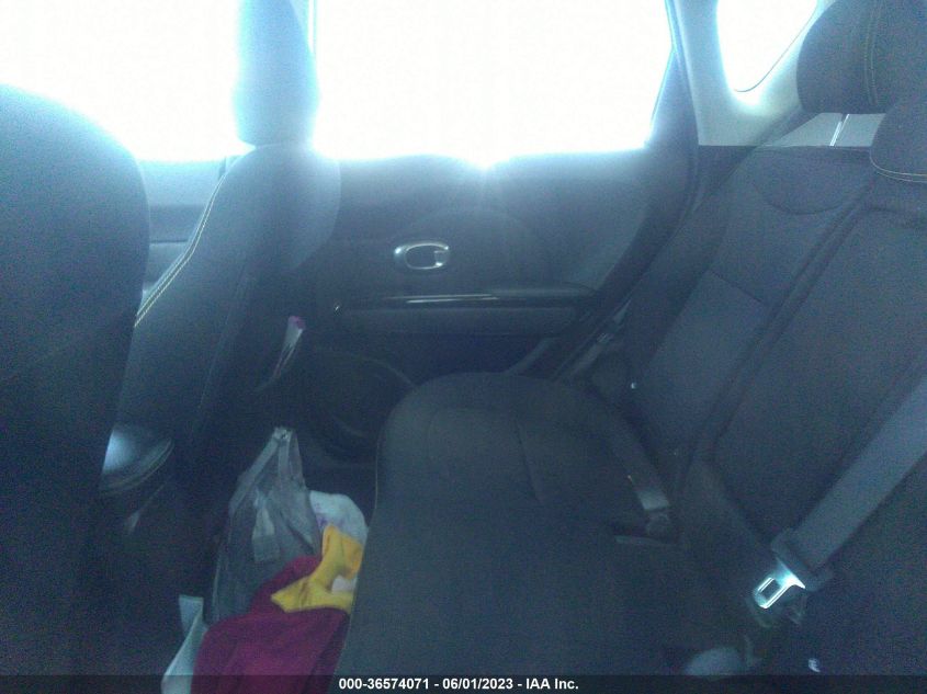 2015 KIA SOUL + - KNDJP3A51F7201501