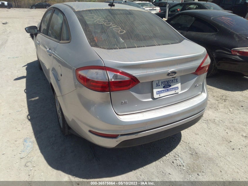 VIN 3FADP4BJ3JM121975 2018 FORD FIESTA SE