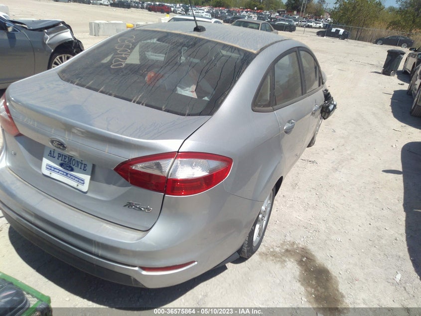 VIN 3FADP4BJ3JM121975 2018 FORD FIESTA SE