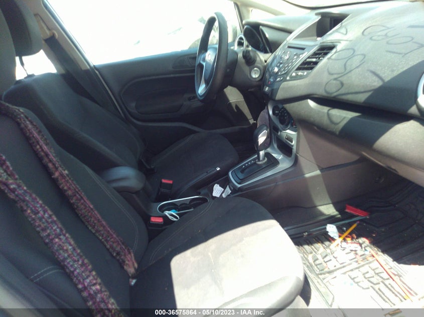 VIN 3FADP4BJ3JM121975 2018 FORD FIESTA SE