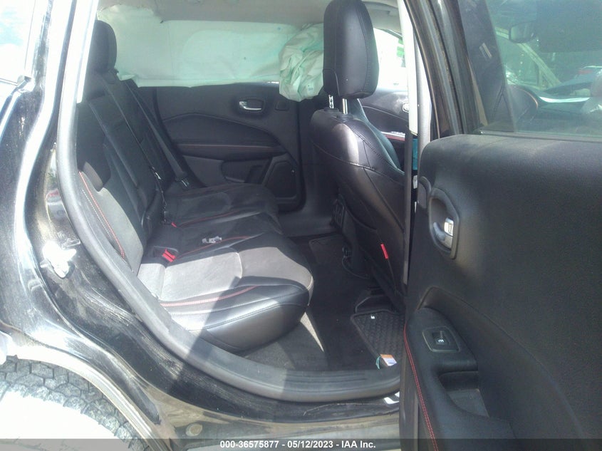 VIN 3C4NJDDB8JT129419 2018 JEEP COMPASS TRAILHAWK