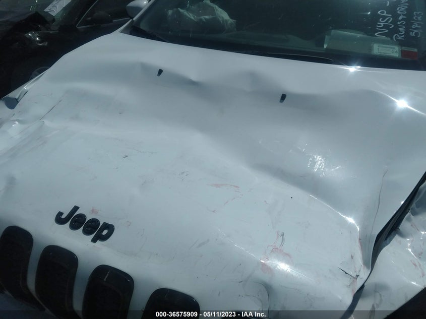 VIN 1C4PJMCB7JD555568 2018 JEEP CHEROKEE LATITUDE