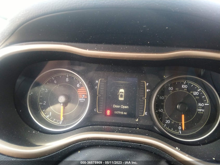 VIN 1C4PJMCB7JD555568 2018 JEEP CHEROKEE LATITUDE