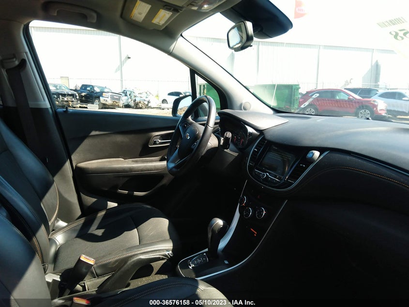 VIN KL7CJLSB2KB850193 2019 CHEVROLET TRAX LT