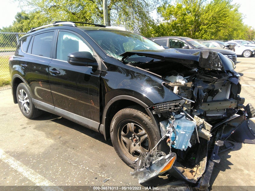 VIN 2T3BFREV3JW715349 2018 TOYOTA RAV4 LE