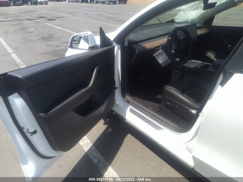 VIN 7SAYGDEE9NF346778 2022 TESLA MODEL Y LONG RANGE