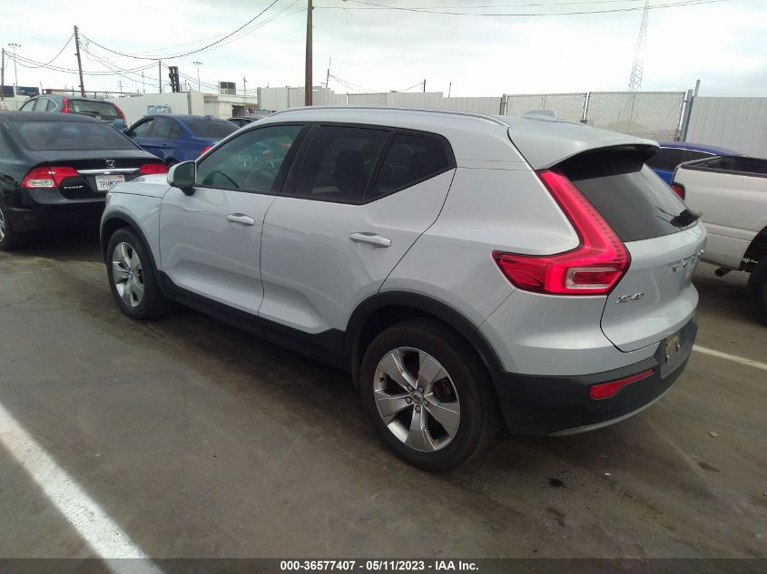 2020 VOLVO XC40 MOMENTUM YV4AC2HKXL2278715