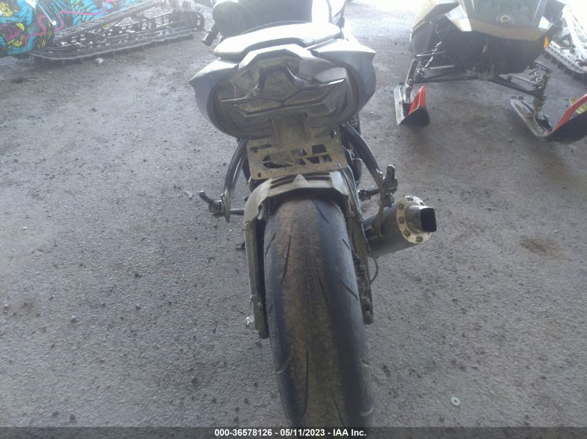 2015 KAWASAKI ZX636 E JKBZXJE1XFA014376