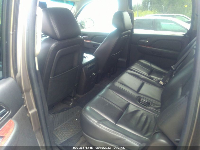 2014 CHEVROLET SUBURBAN LT - 1GNSKJE74ER121588