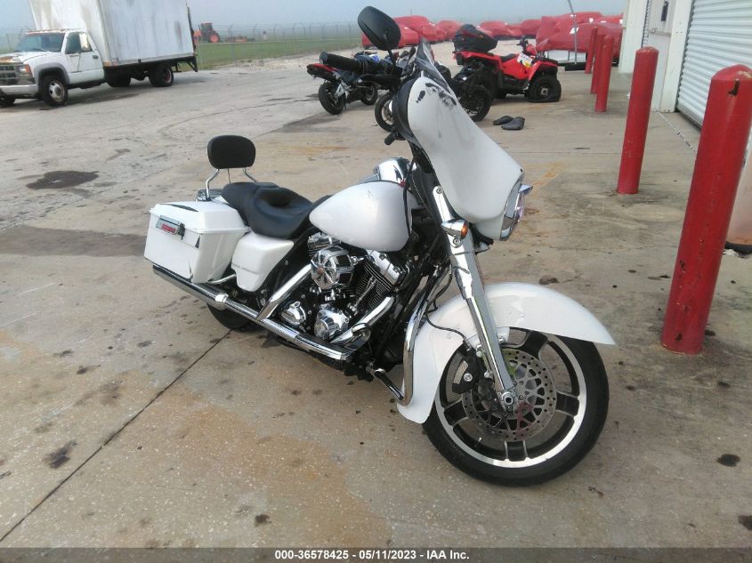 2008 HARLEY-DAVIDSON FLHX - 1HD1KB4198Y610195