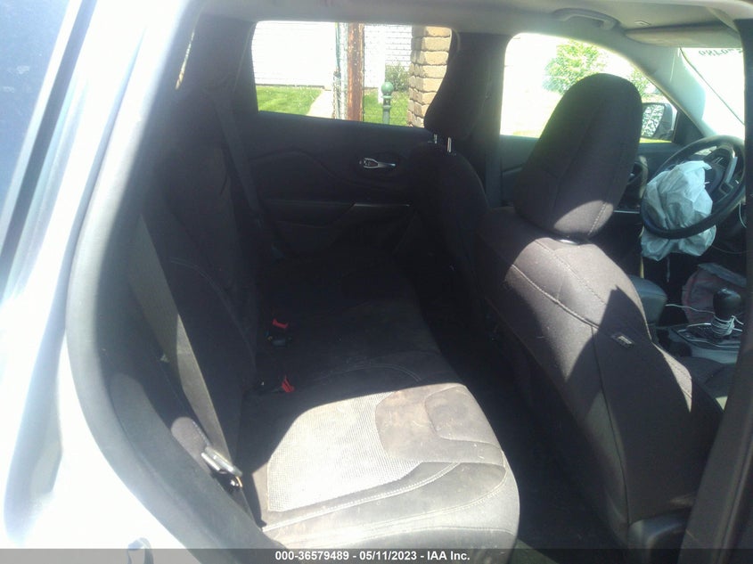 VIN 1C4PJLCX6KD359208 2019 JEEP CHEROKEE LATITUDE