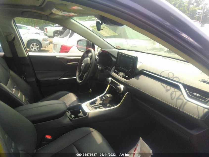 2021 TOYOTA RAV4 XLE PREMIUM - JTMA1RFV0MD073280